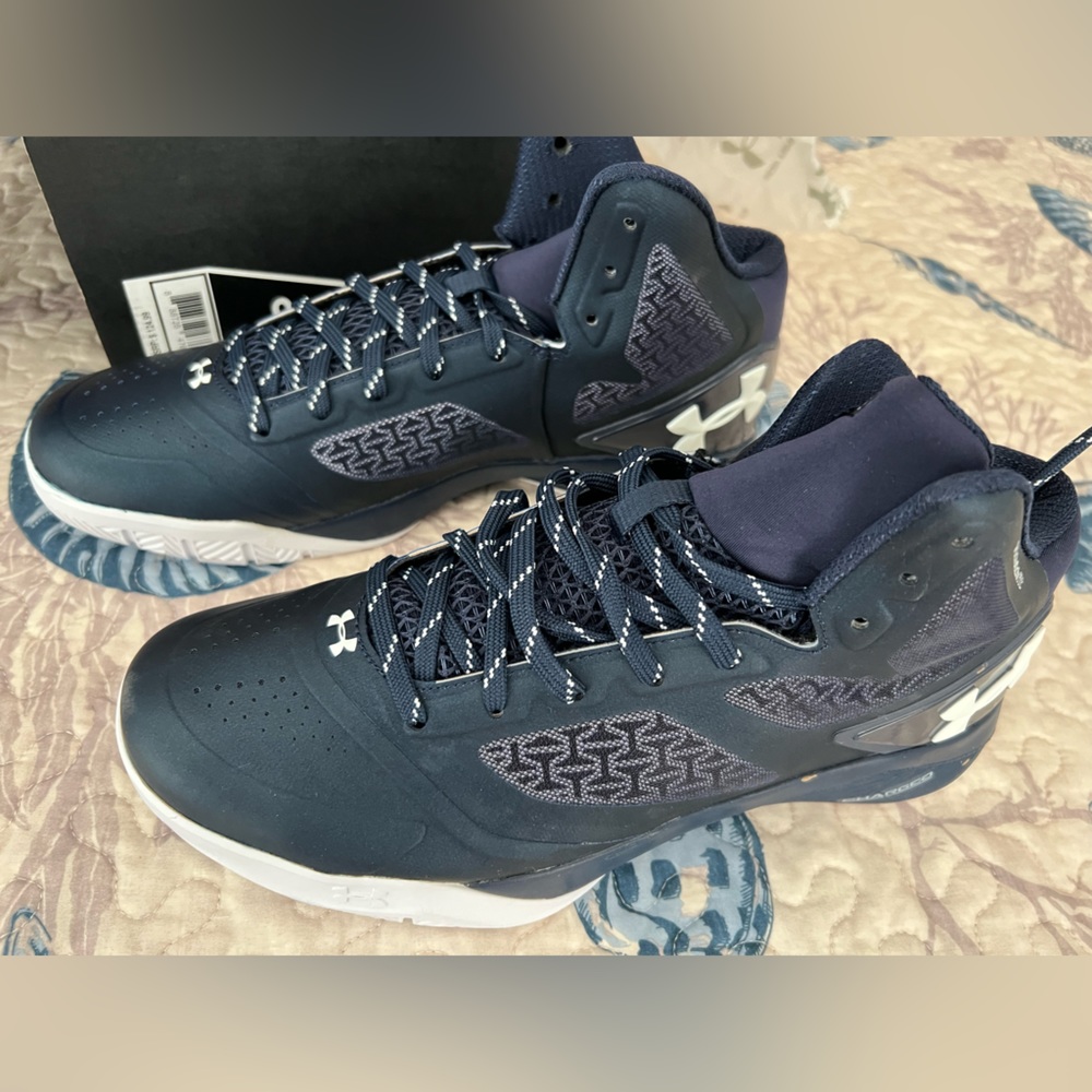 Brand new in box men’s 9 navy Under Armour sneakers